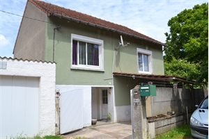 maison-villa à la vente -   86100  CHATELLERAULT, surface 102 m2 vente maison-villa - APR712479